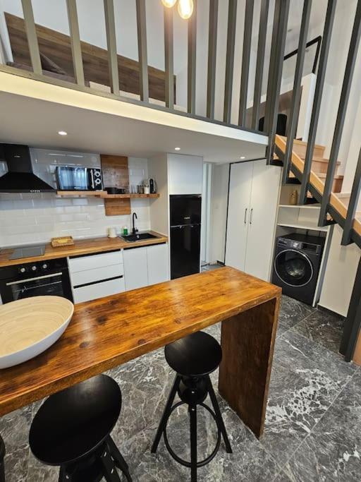 Loftaki Skg Apartment